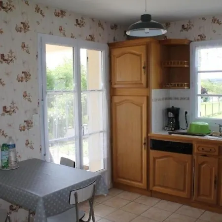 Maison La Roche-posay, 4 Pièces, 6 Personnes - Fr-1-541-27 Hébergement de vacances *